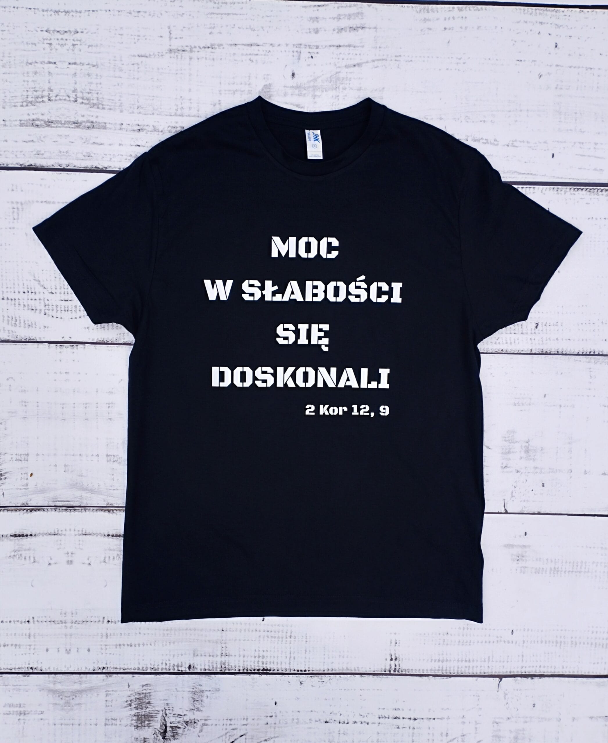 Koszulka męska- Moc w słabości się doskonali 2 Koszulka męska chrześcijańska z wersetem "Moc w słabości się doskonali" – bawełna 190 g, dla mężczyzn